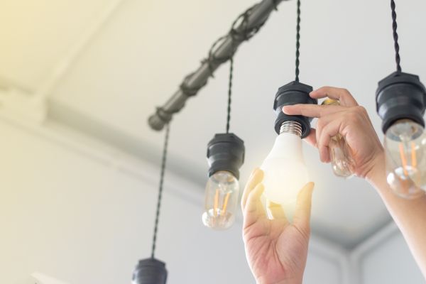Cost of Light Bulb Changing Service in Turlock